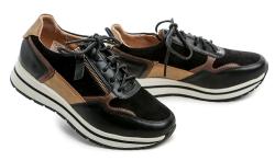 Wojtylko 7A26024 čierne dámske poltopánky na klinovom podpätku