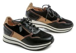 Wojtylko 7A26024 čierne dámske poltopánky na klinovom podpätku