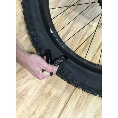 Wolf Tooth Kleště Pack Pliers Černá