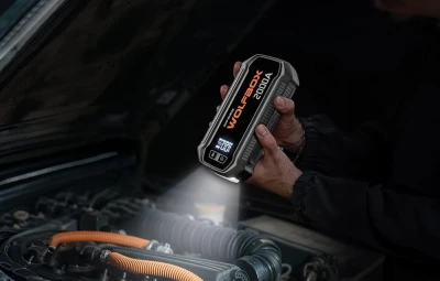 Wolfbox MegaVolt 12 16 000 mAh 2 000 A startovací zdroj