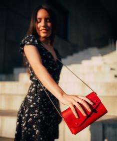 Woox Deponea Purpurea kabelka