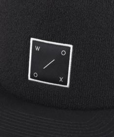 Woox Mitra Trakus Ater šiltovka