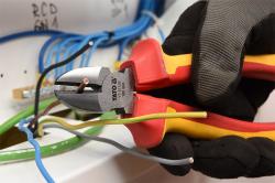 Yato Kleště štípací boční 180mm VDE (1000V)
