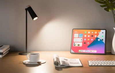 Yeelight Nabíjecí stolní lampa 4 v 1