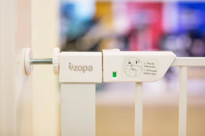 Zopa Kovová zábrana Smart Close s automatickým zavíráním bílá