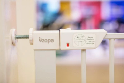 Zopa Kovová zábrana Smart Close s automatickým zavíráním bílá