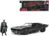 JADA Auto Batmobile 1:24 kovový model set s figurkou Batmana