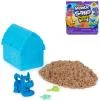 Spin Master Kinetic Sand pejsek v boudě herní set kinetický písek 4 druhy Spin Master Kinetic Sand pejsek v boudě herní set kinetický písek 4 druhy