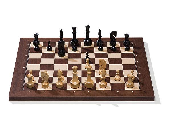 DGT Elektronické šachy DGT Smart Board s plastovými figúrkami + taška (AKČNÁ CENA)