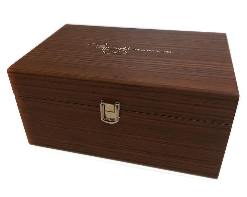 Drevene-Sachy.cz Drevene Sachy.cz Luxusní box na šachy Judit Polgár