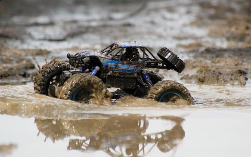 IQ models MZ-CLIMB - supersilný crawler 1/14 - modrý